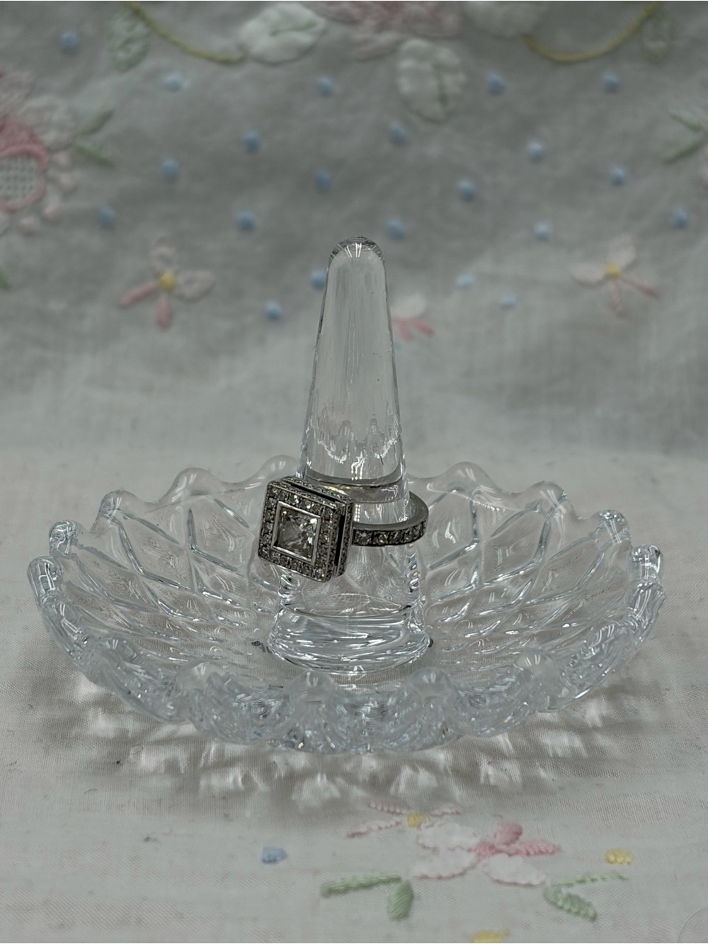 Crystal NWOT ring holder (ring not included)